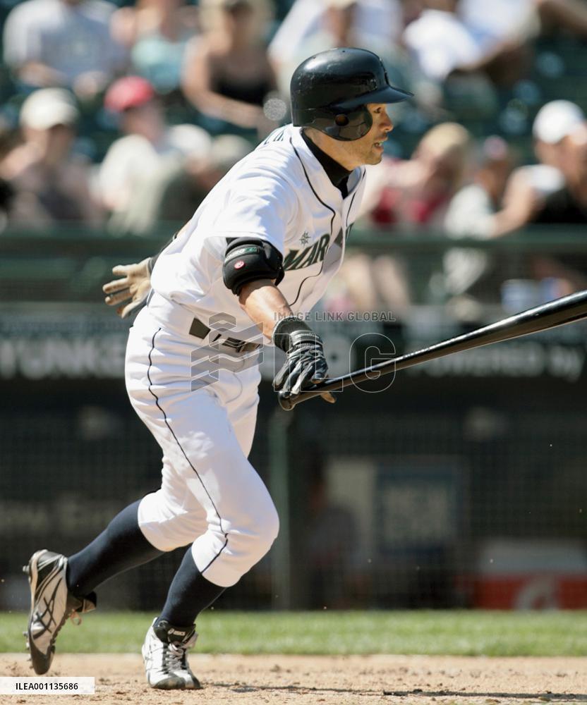 Seattle Mariners' Ichiro 2-for-4 against Cleveland Indians