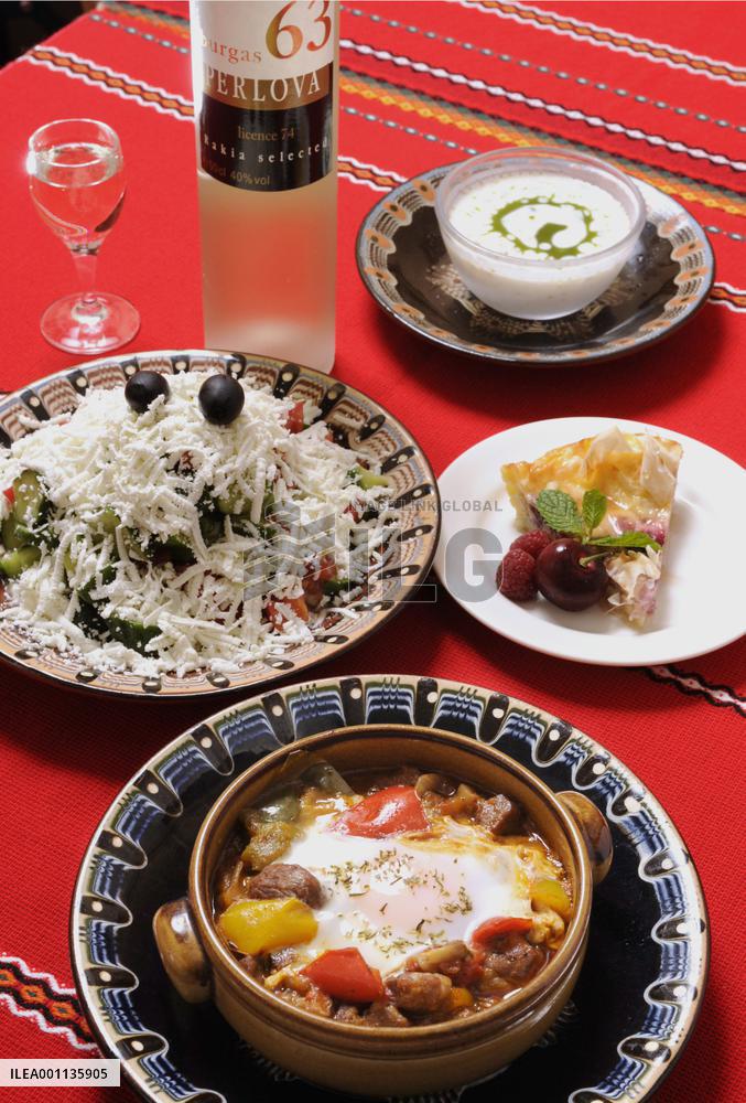 World Cuisine in Tokyo: Bulgarian white soup, yogurt bar