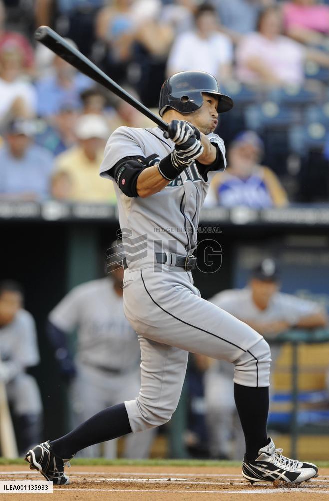 Seattle Mariners' Ichiro homers against Kansas City Royals