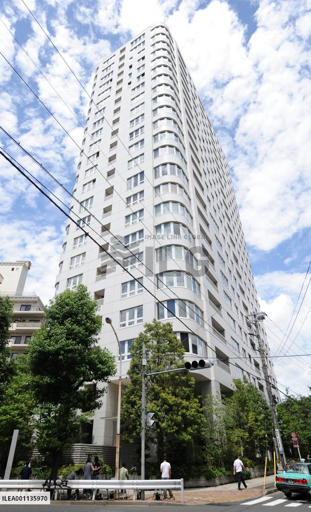 Police obtain arrest warrant on missing actress Sakai