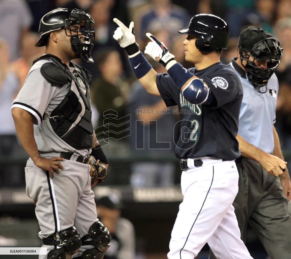 Jojima homer lifts Seattle to victory over White Sox