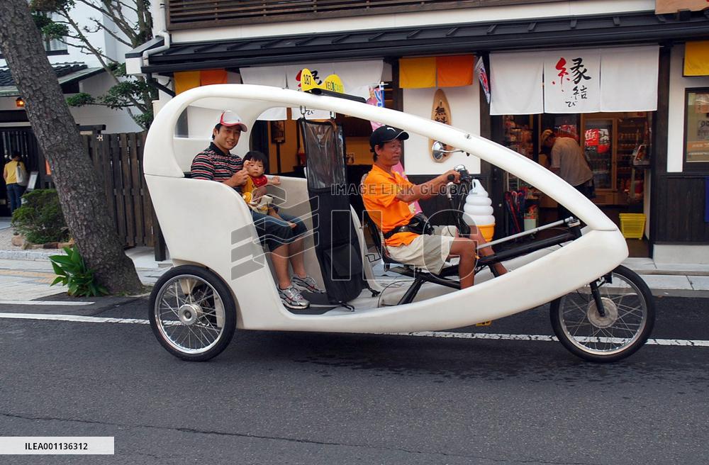 Jobless people start new life as velotaxi drivers