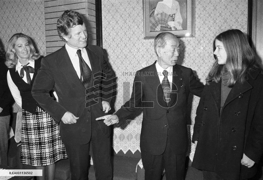 U.S. Sen. Edward Kennedy dies at 77