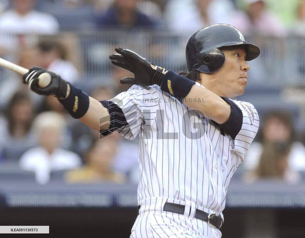 Yankees' Matsui gets single