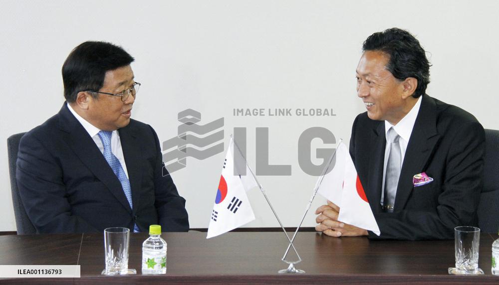 Hatoyama agrees to deepen ties with China, S. Korea