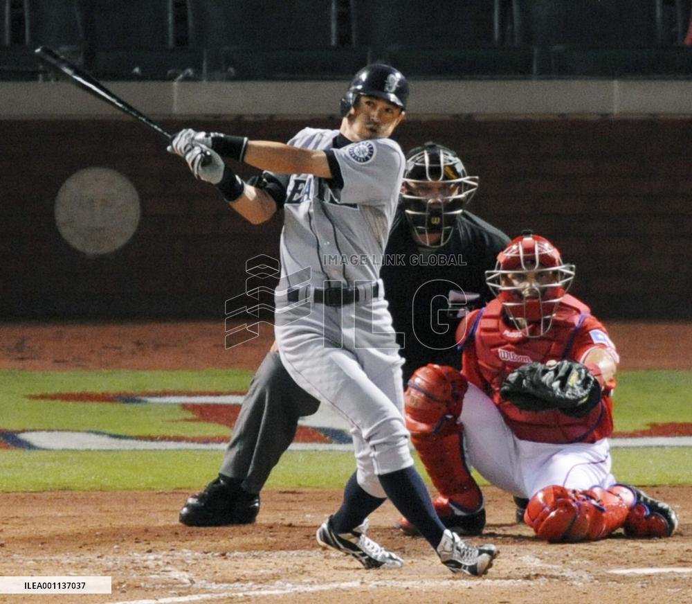 Ichiro closes in on 200-hit plateau