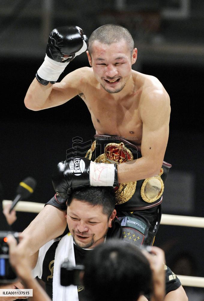 Nashiro defends WBA title with draw vs Cazares