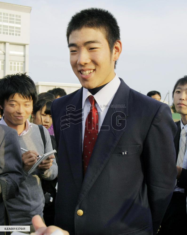 Hopeful pitcher Kikuchi gets pro career off the ground