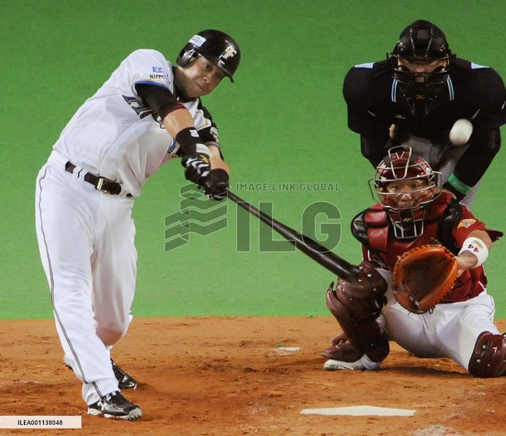 Sledge hits walk-off grand slam as F's win PLCS Game 1