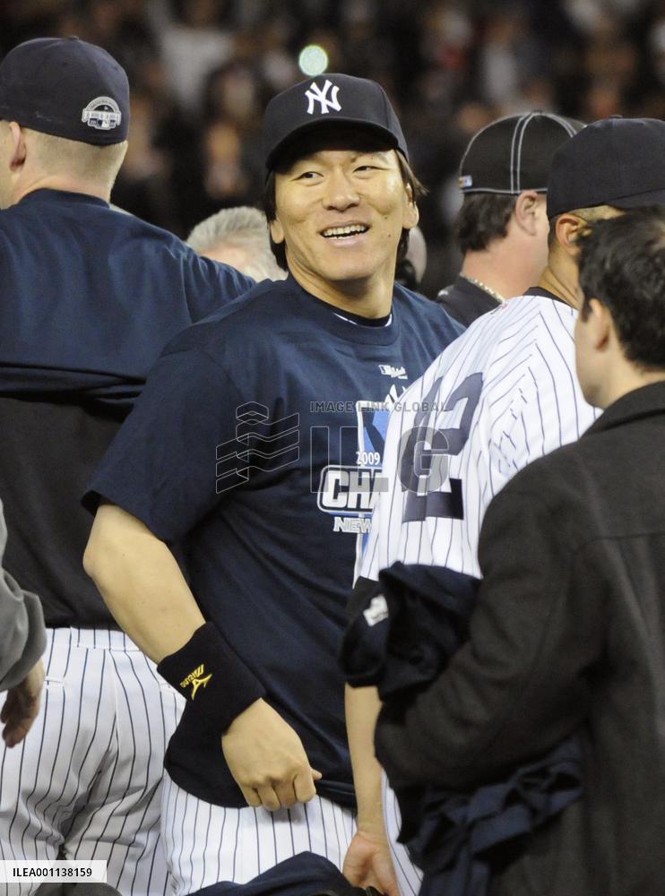 Yankees advance to World Series