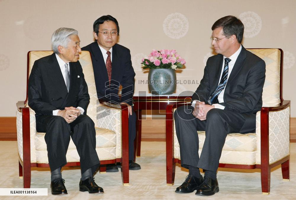 Dutch Prime Minister Balkenende talks with Emperor Akihito