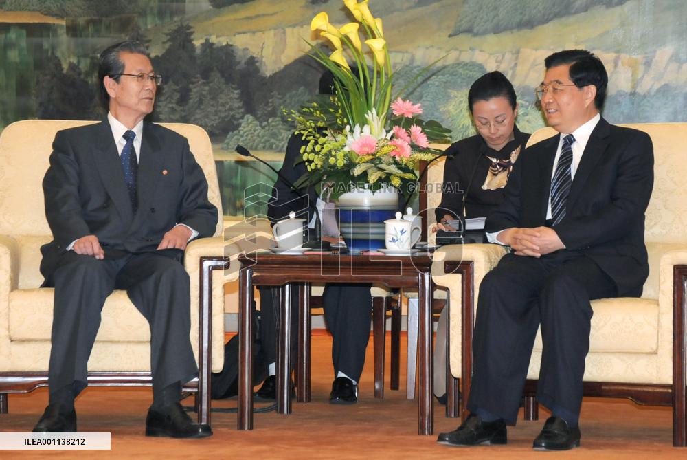 China Pres. Hu meets with N. Korea official Choe
