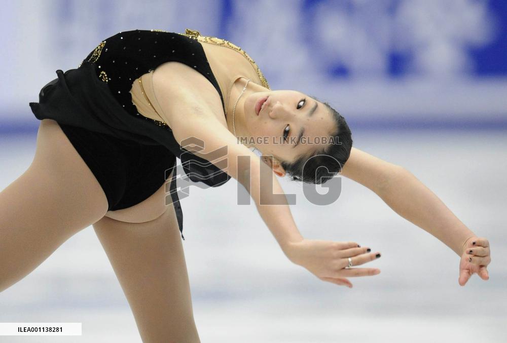 American Nagasu top in women's short program
