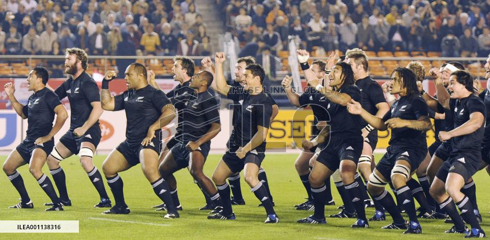 All Blacks perform 'haka'