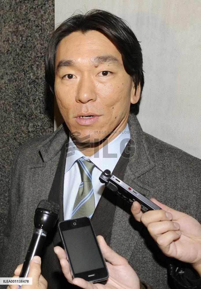 N.Y. Yankees' Matsui speaks to reporters