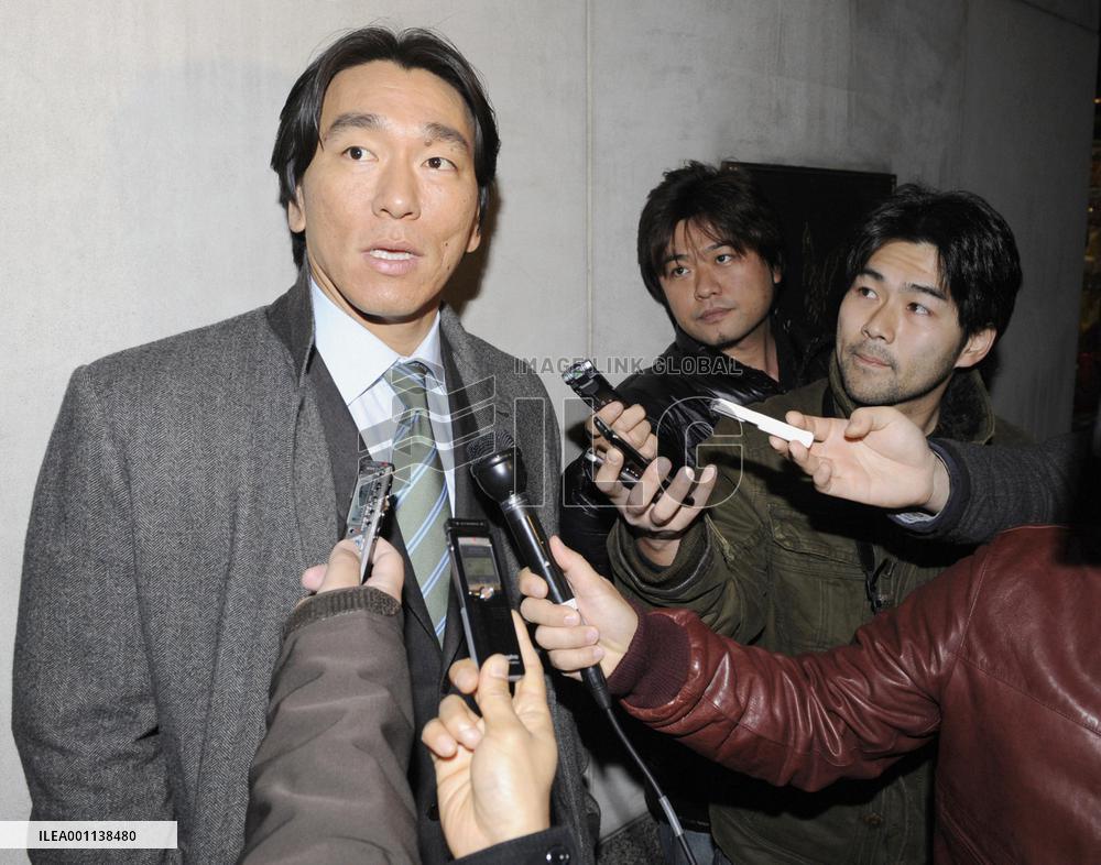 N.Y. Yankees' Matsui speaks to reporters