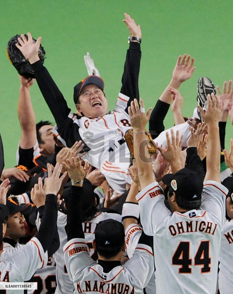 Giants down Fighters in Game 6 to win Japan Series title