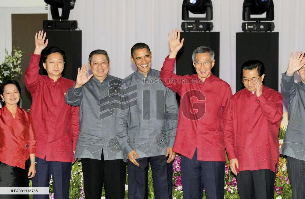 APEC leaders photographed