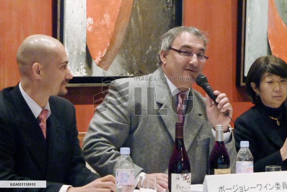 Beaujolais Nouveau winemakers rap sales in plastic bottles