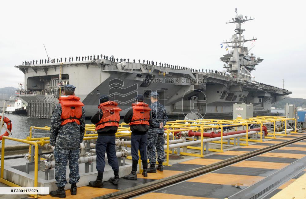U.S. aircraft carrier returns to Yokosuka