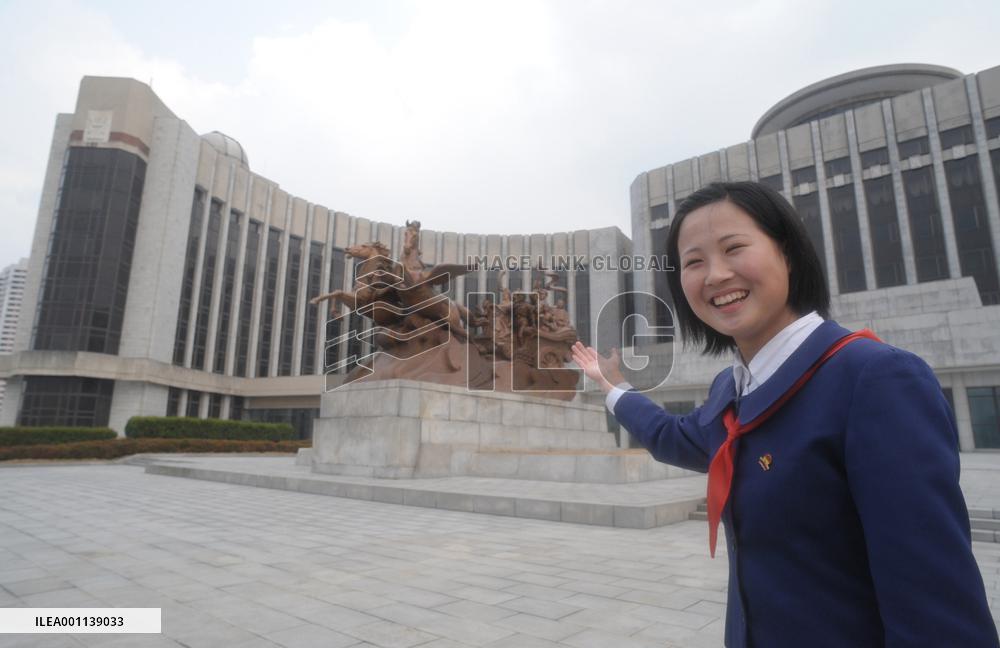 N. Korea children at Pyongyang academy