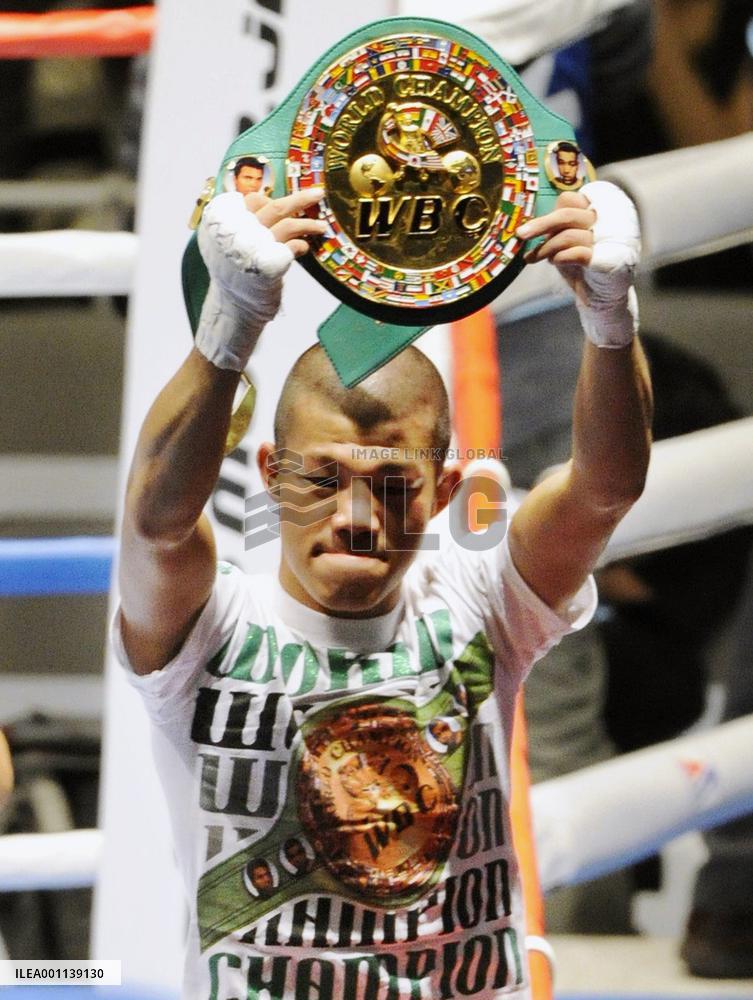 Kameda beats champion Naito to win WBC flyweight title