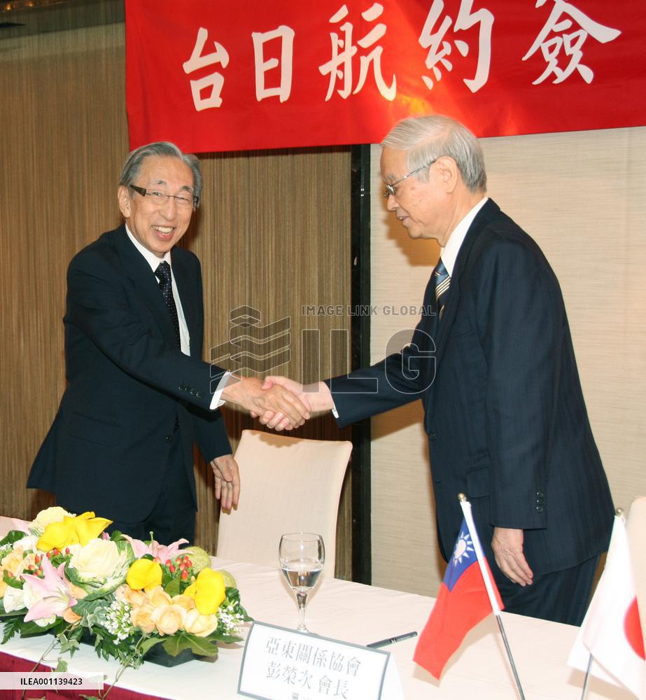 Taiwan, Japan sign agreement linking airports