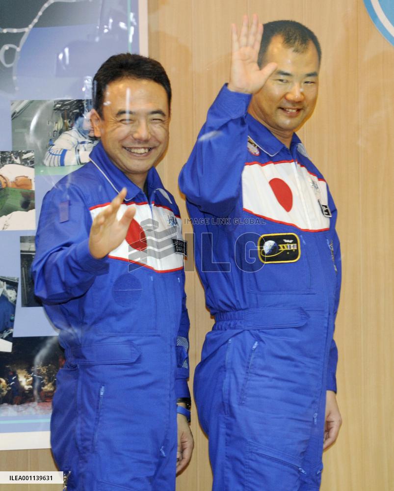 Japanese astronaut Noguchi gets ready for space travel