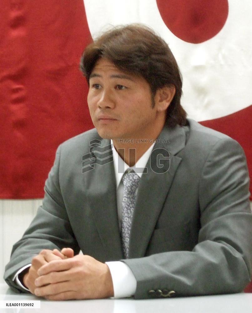 Tani re-signs with Yomiuri for 240 mil. yen