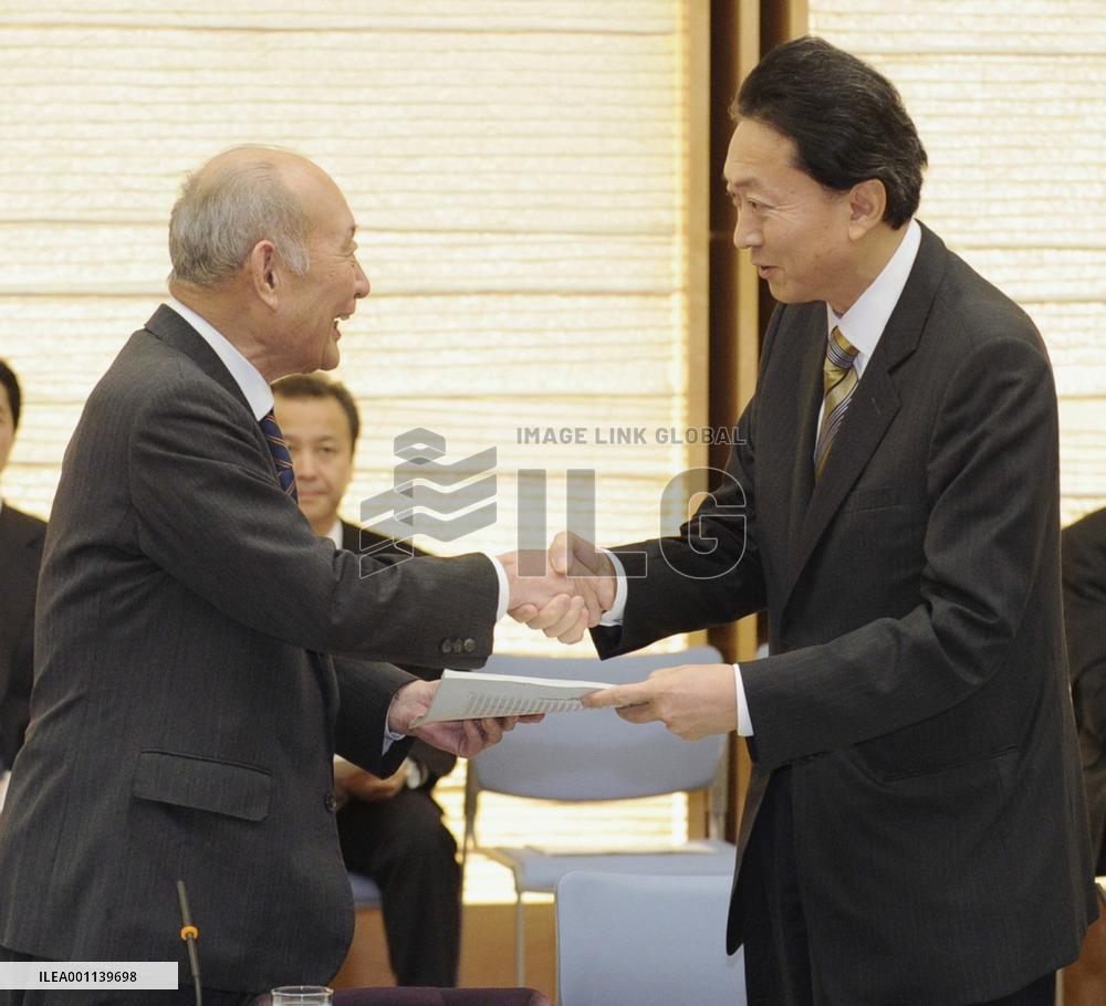 Hatoyama, Fujii OK outline of tax reforms