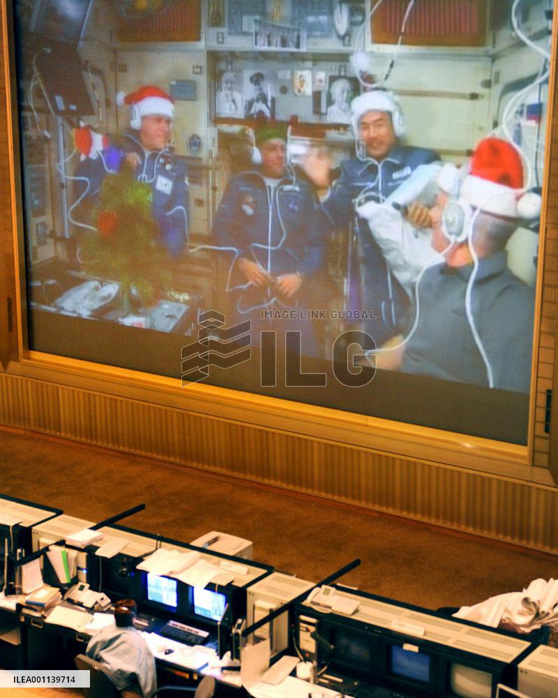 Noguchi, 2 other astronauts arrive at Int'l Space Station