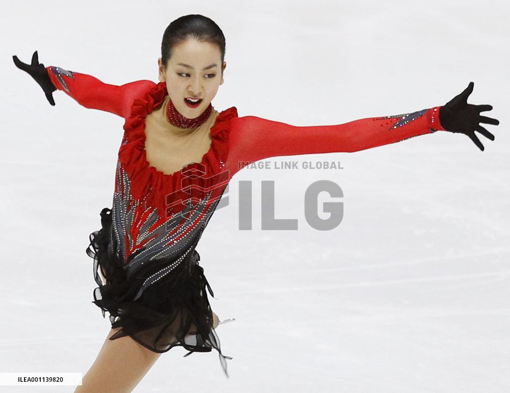 Asada wins Japan national figure skating championships
