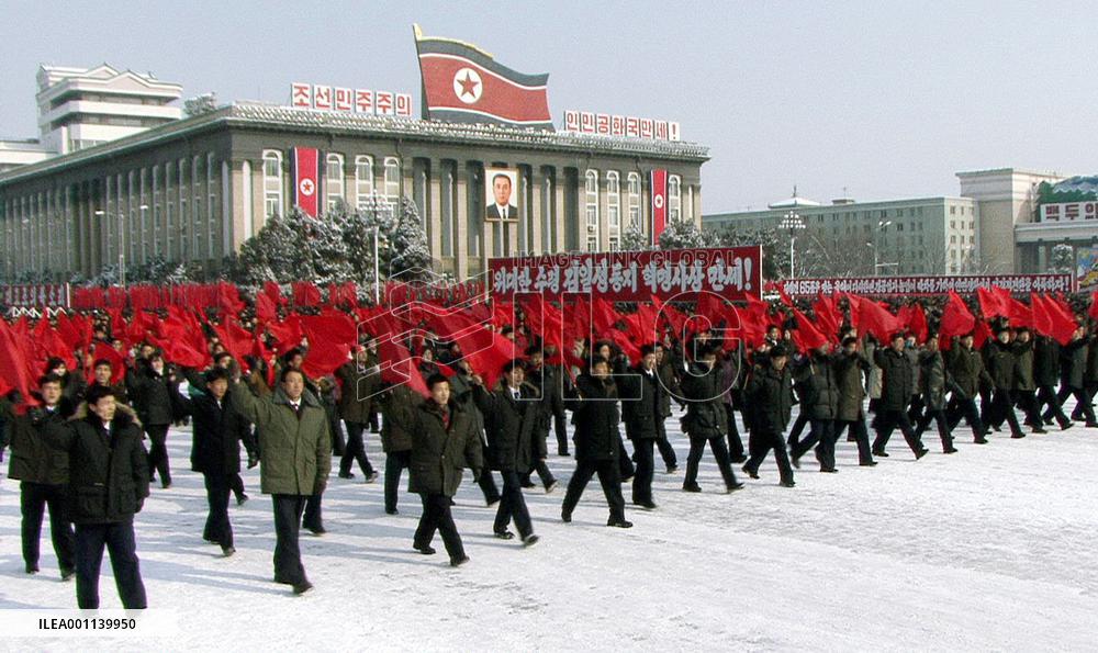 Some 100,000 people rally in Pyongyang