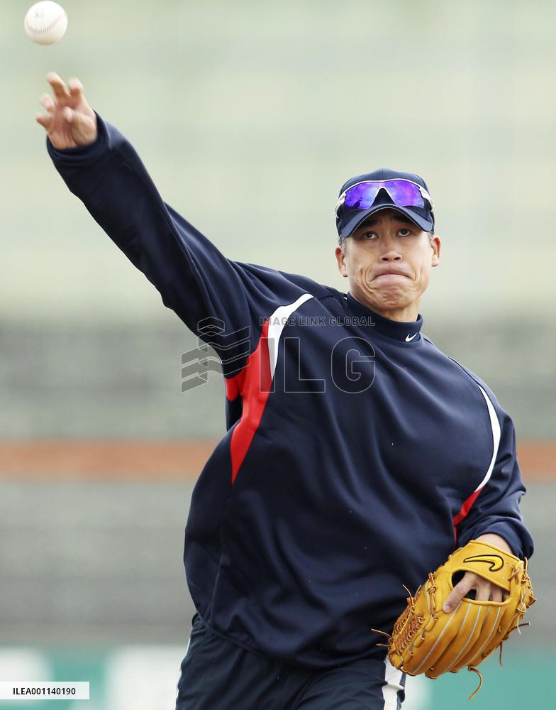 Hanshin catcher Jojima starts workout