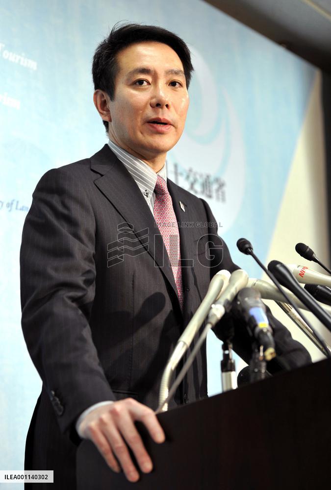 JAL's creditor banks OK court-led rehabilitation