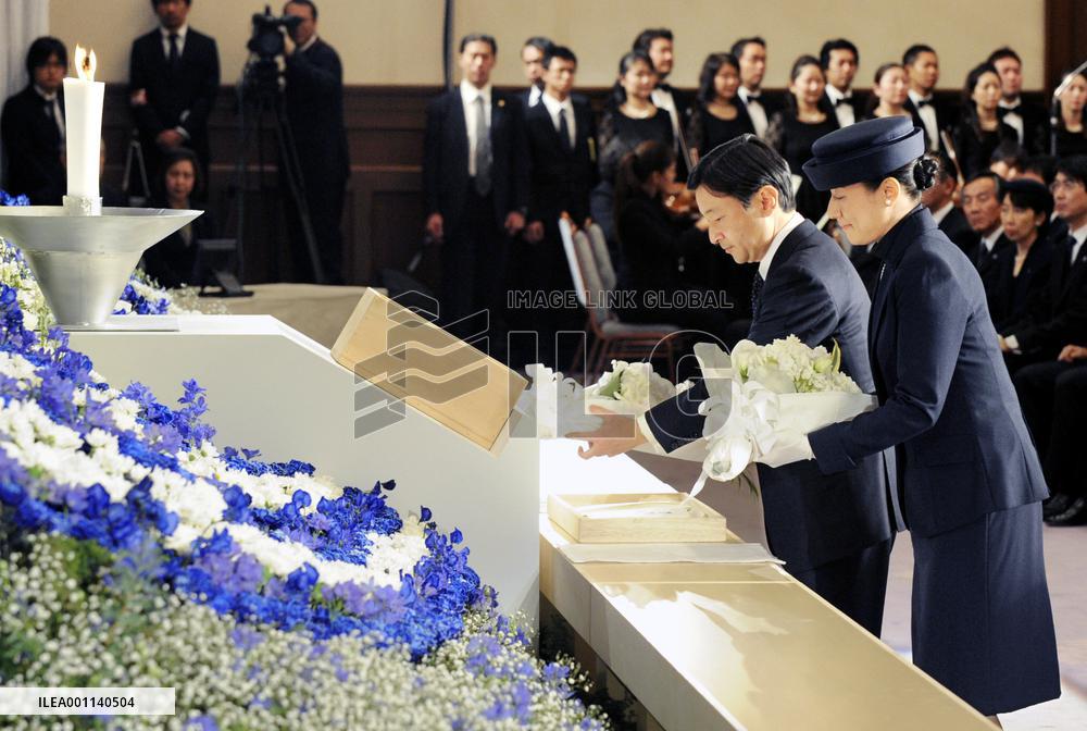 Kobe, vicinity mark 15th anniversary of Great Hanshin Quake