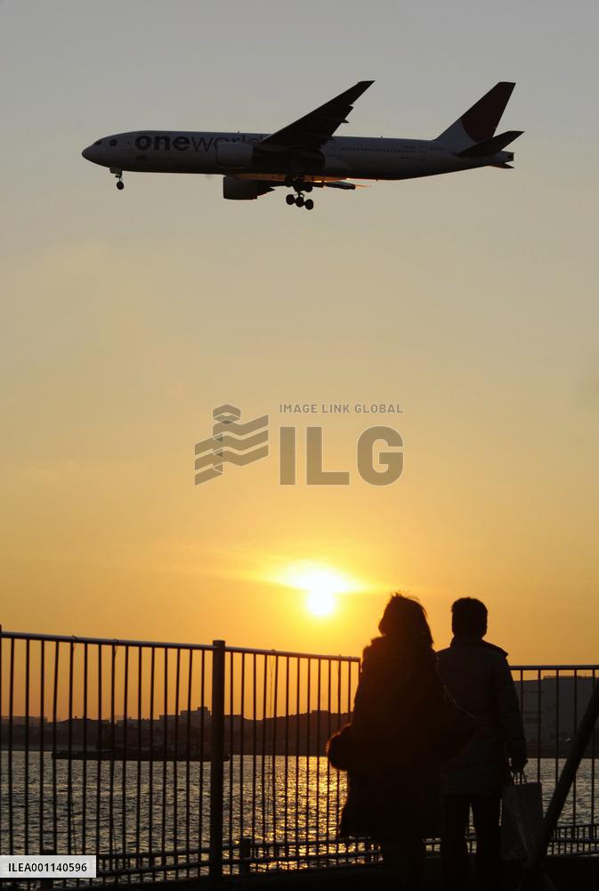 Business as usual as JAL files for court protection