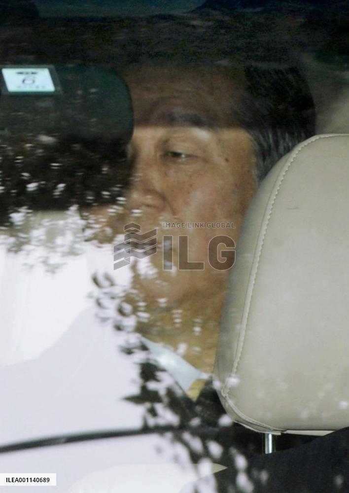 Scandal-hit Ozawa stays away from parliament