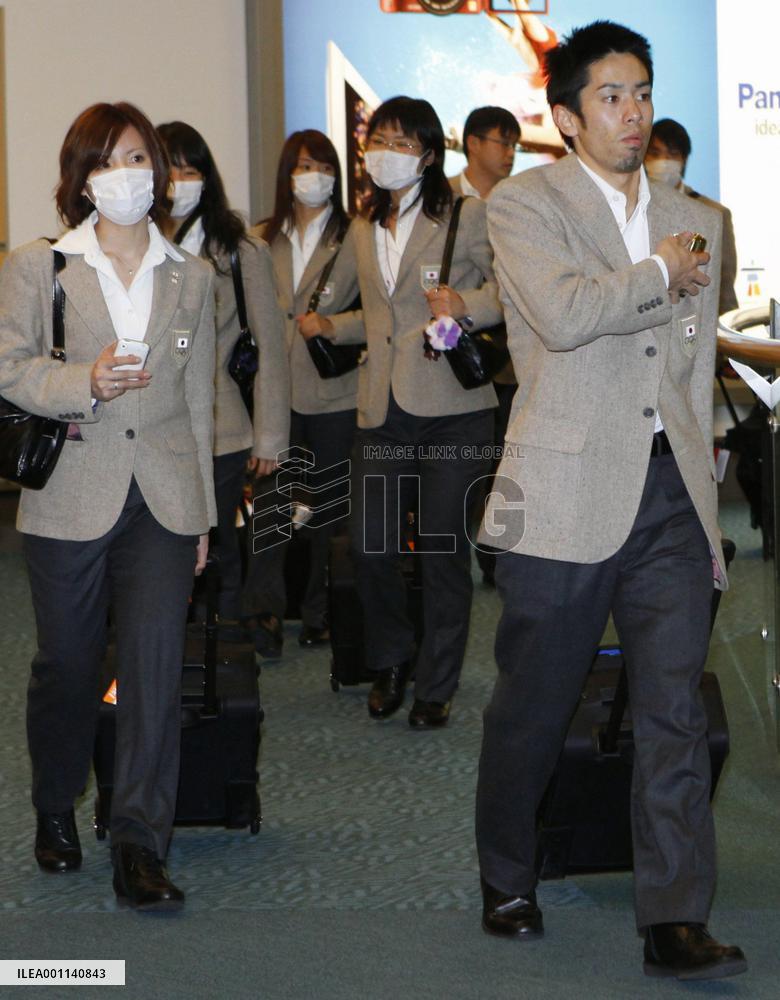 Japan's 1st batch of athletes arrive in Vancouver for Olympics
