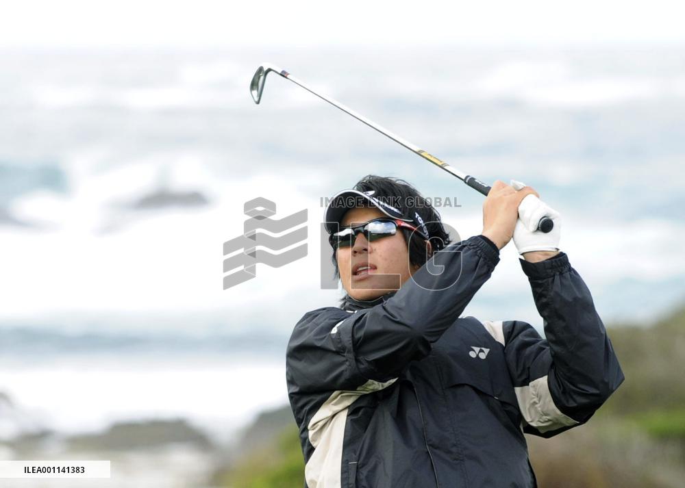 Ishikawa practices for Pebble Beach golf
