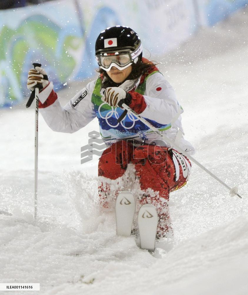 Uemura advances in Olympic moguls qualifications