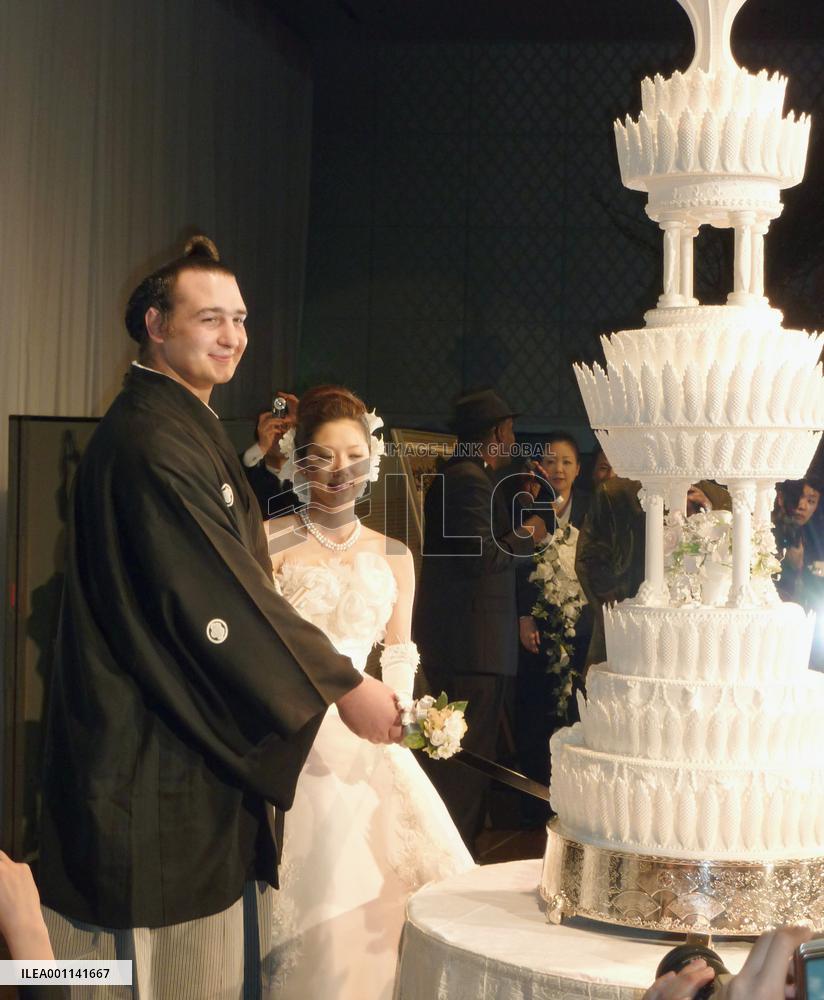 Bulgarian ozeki Kotooshu gets married