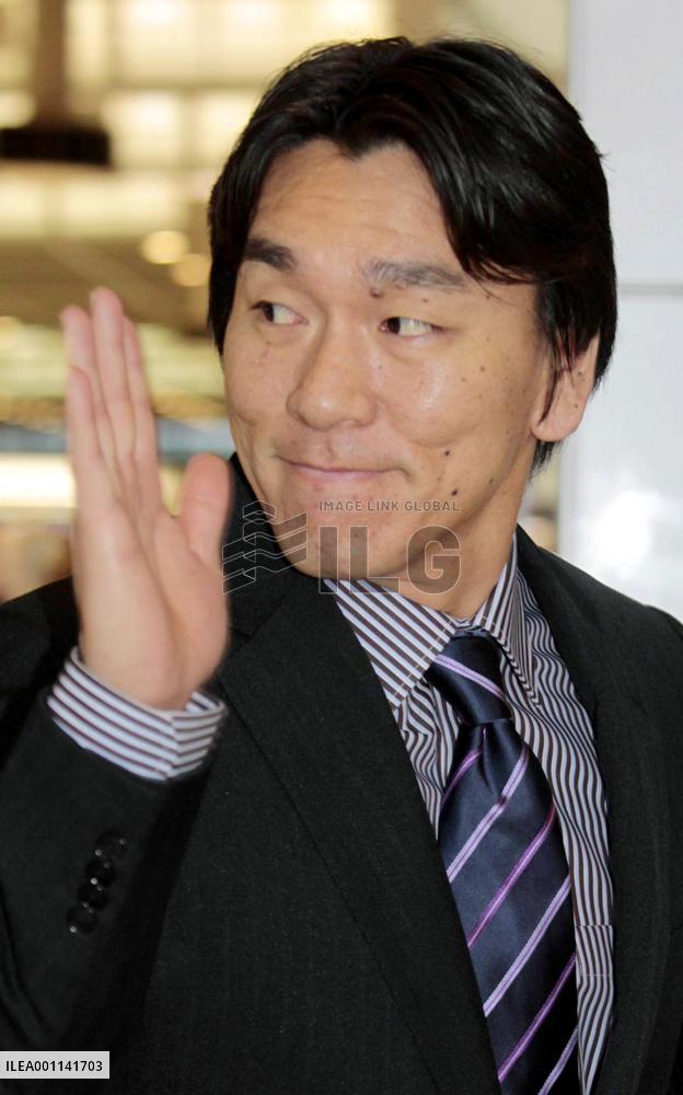 Matsui leaves for U.S. to join L.A. Angels spring camp