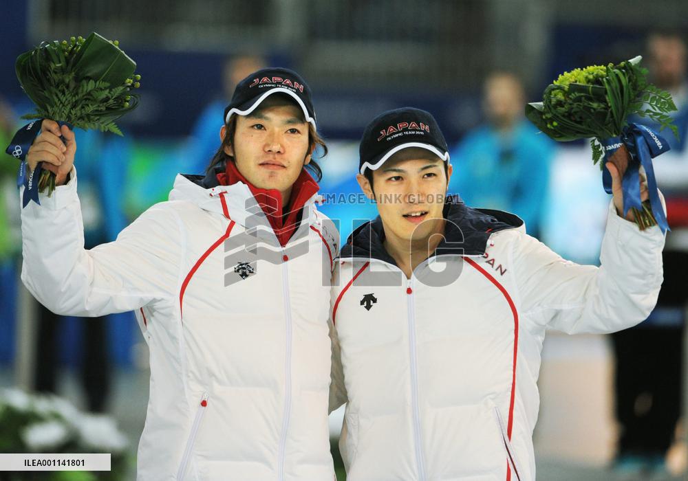 Nagashima, Kato, receive medals in 500-meter speed skating