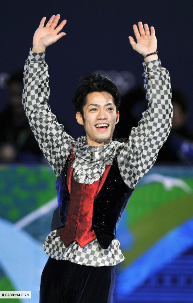 Takahashi wins bronze medal in men's figure skating