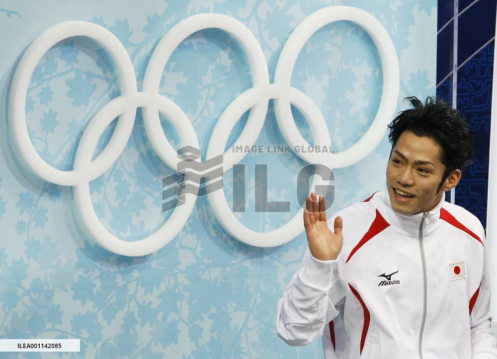 Takahashi wins bronze medal in men's figure skating