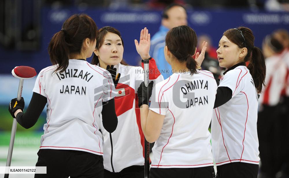 Japan curling team defeats Britain