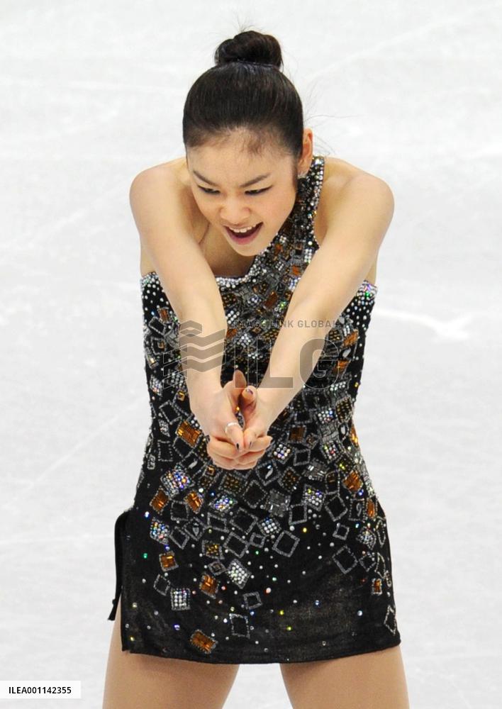Kim Yu Na tops in short program
