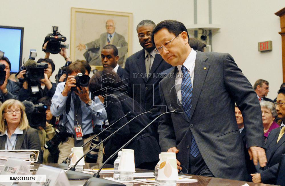 Toyota chief apologizes for recalls