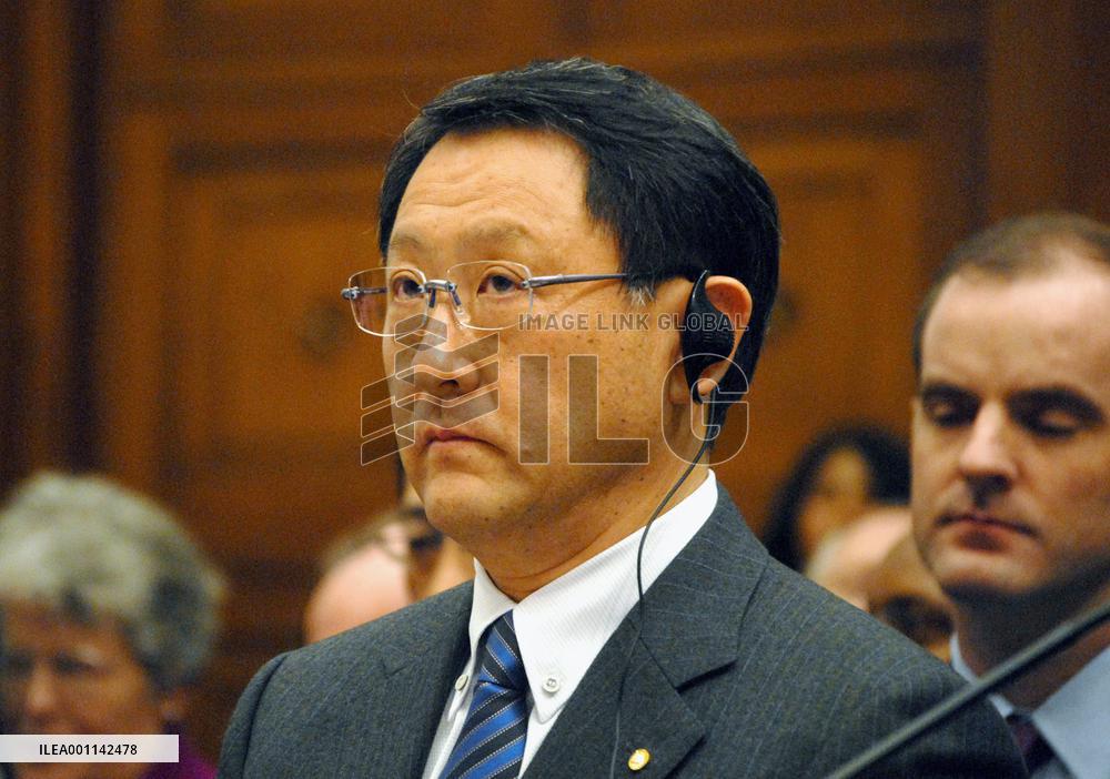 Toyota chief apologizes for recalls